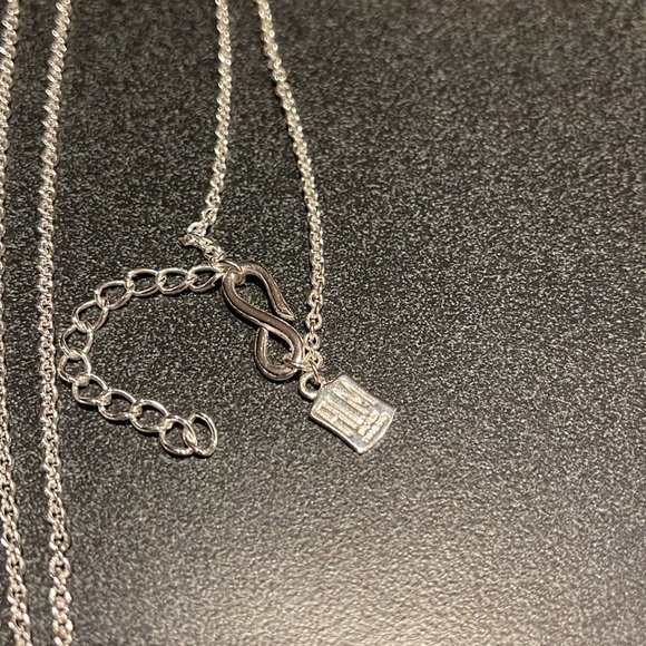 RLM Peace Sign Necklace - Picture 8 of 8